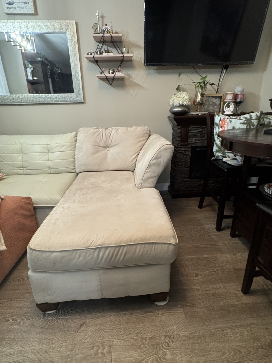 Beige Chaise Lounge - photo 3