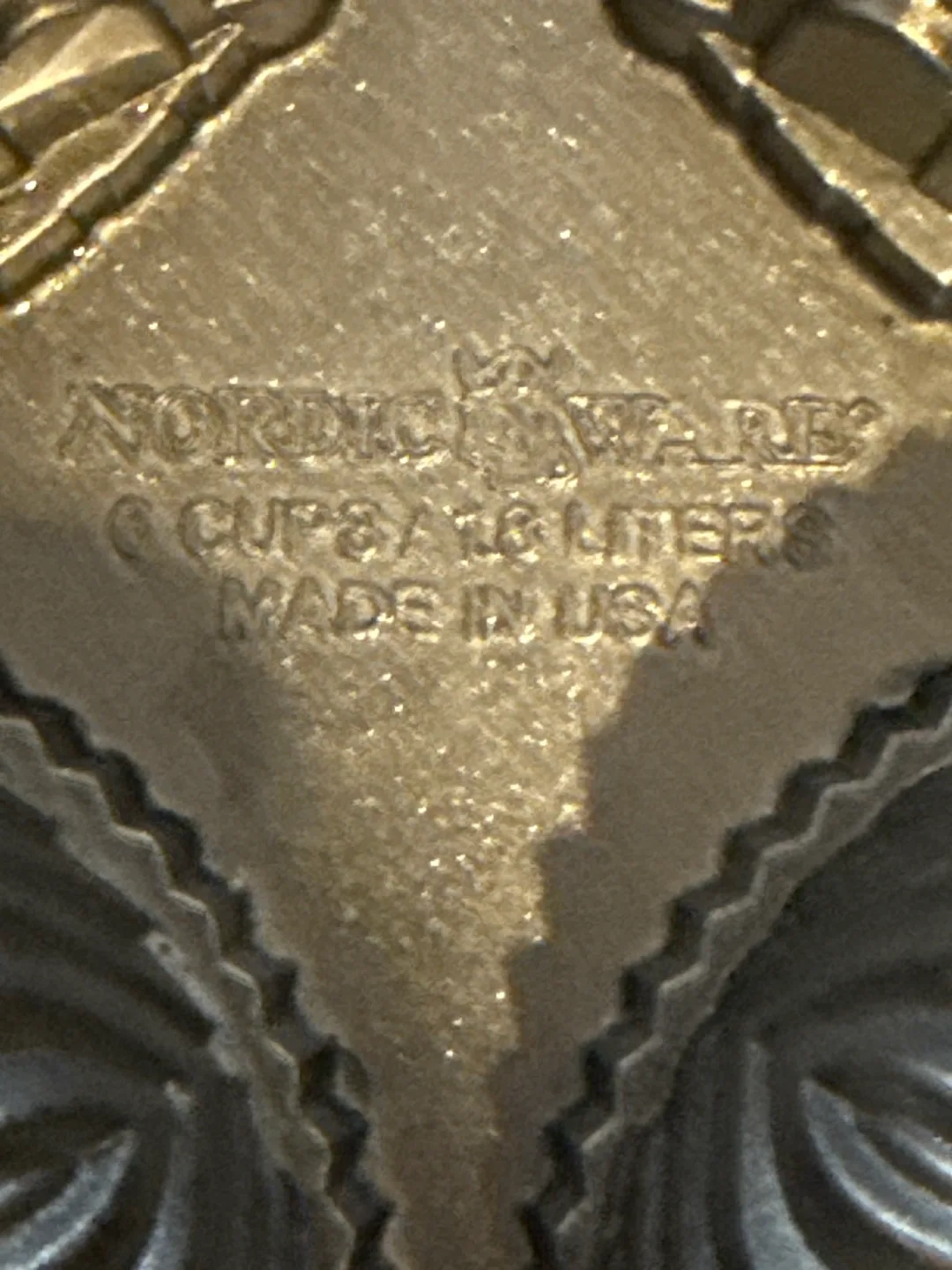 Nordic Ware 6-Cup Bundt Cake Pan image indicator(2)