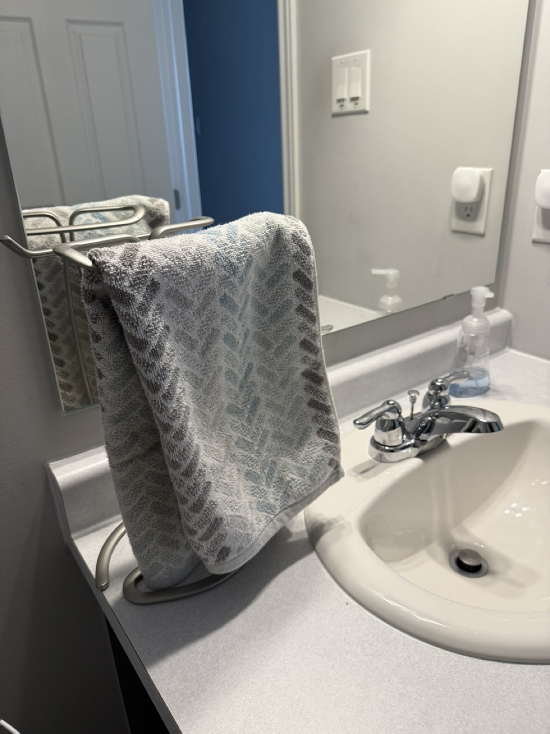 Bathroom Counter Towel Holder - photo 3