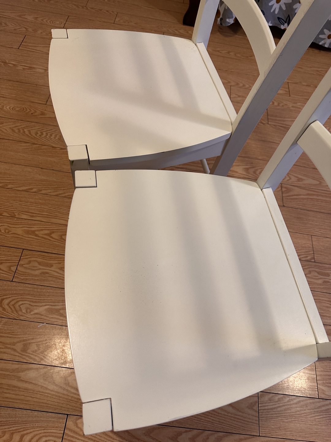 Pair of off-white Ikea wooden chairs - photo 3