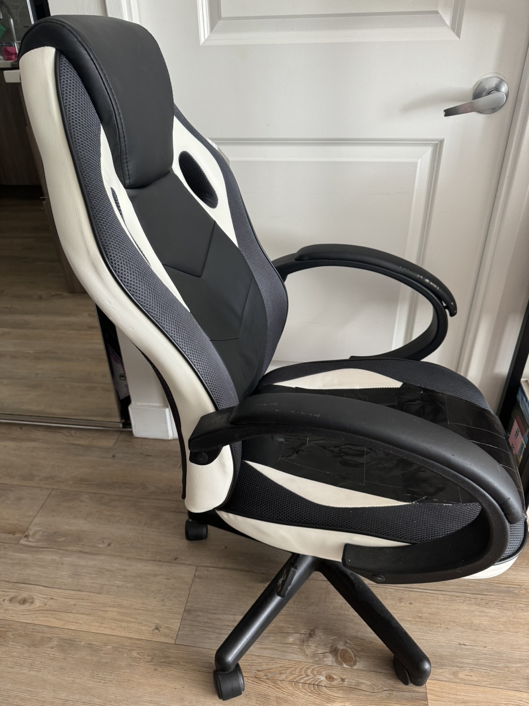 Gaming/ Office Chair - Black and White