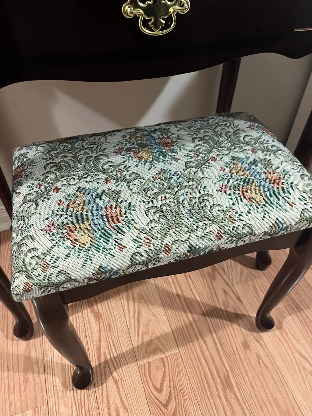 Vintage Vanity Set with Mirror and Stool image indicator(3)