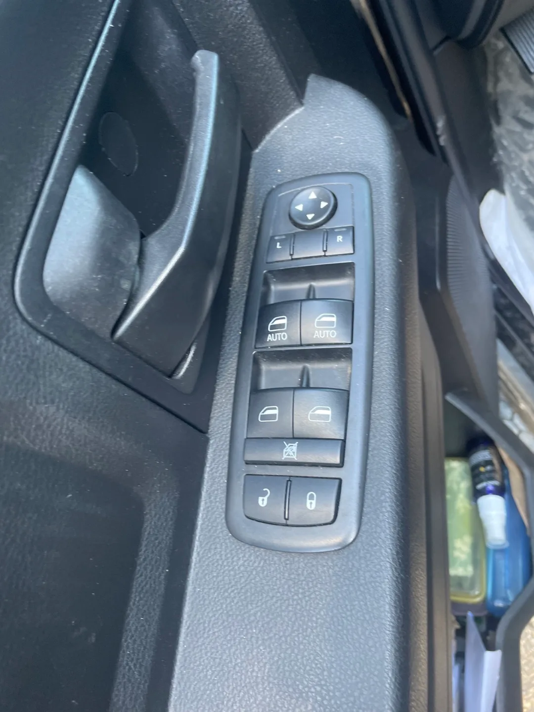 2018 Ram 1500 Crew Cab image indicator(5)
