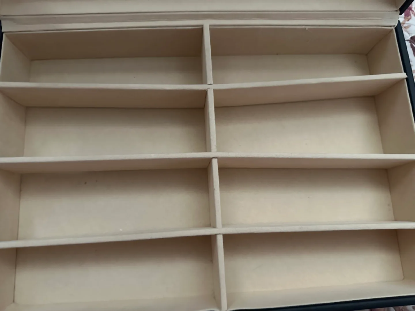 Black Glasses Organizer (8 pairs) image indicator(8)