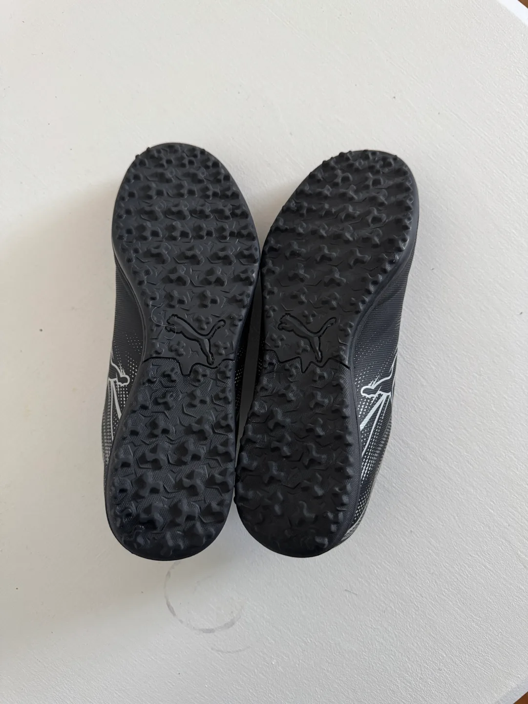 Puma men’s turf soccer Shoes image indicator(6)