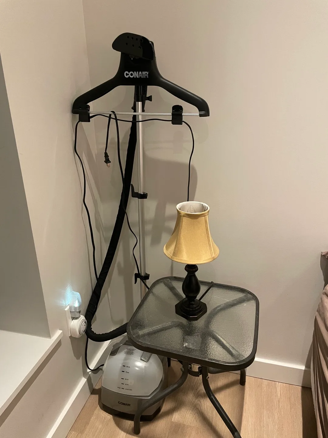 Conair Garment Steamer + FREE lamp and table image indicator(2)