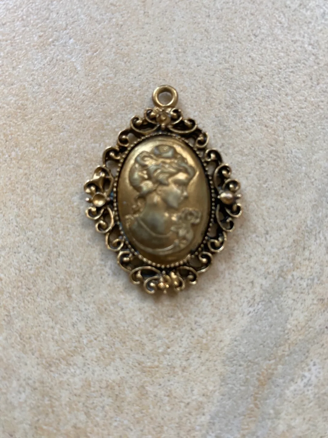 Gold-Toned Cameo Pendant Charm image indicator(4)