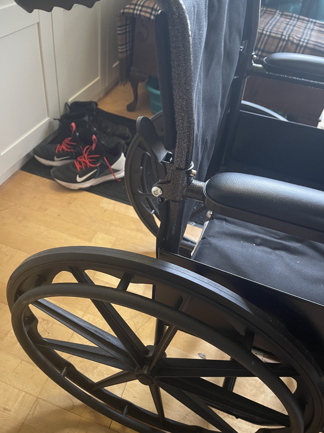 Medical Wheelchair - photo 5