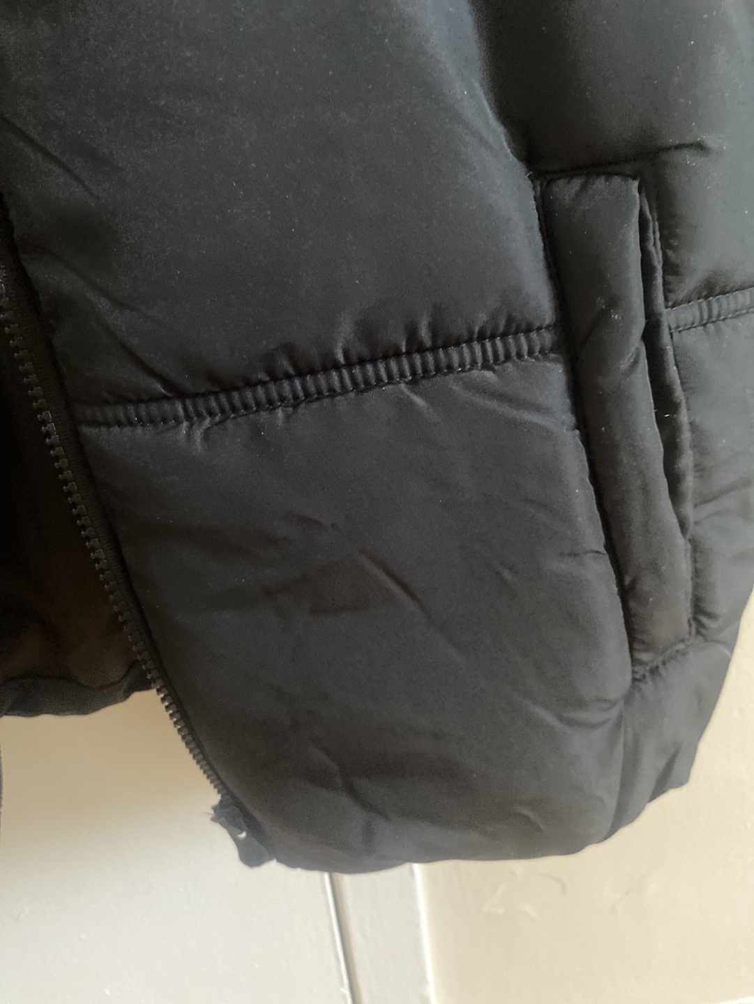 Black puffer vest - photo 2