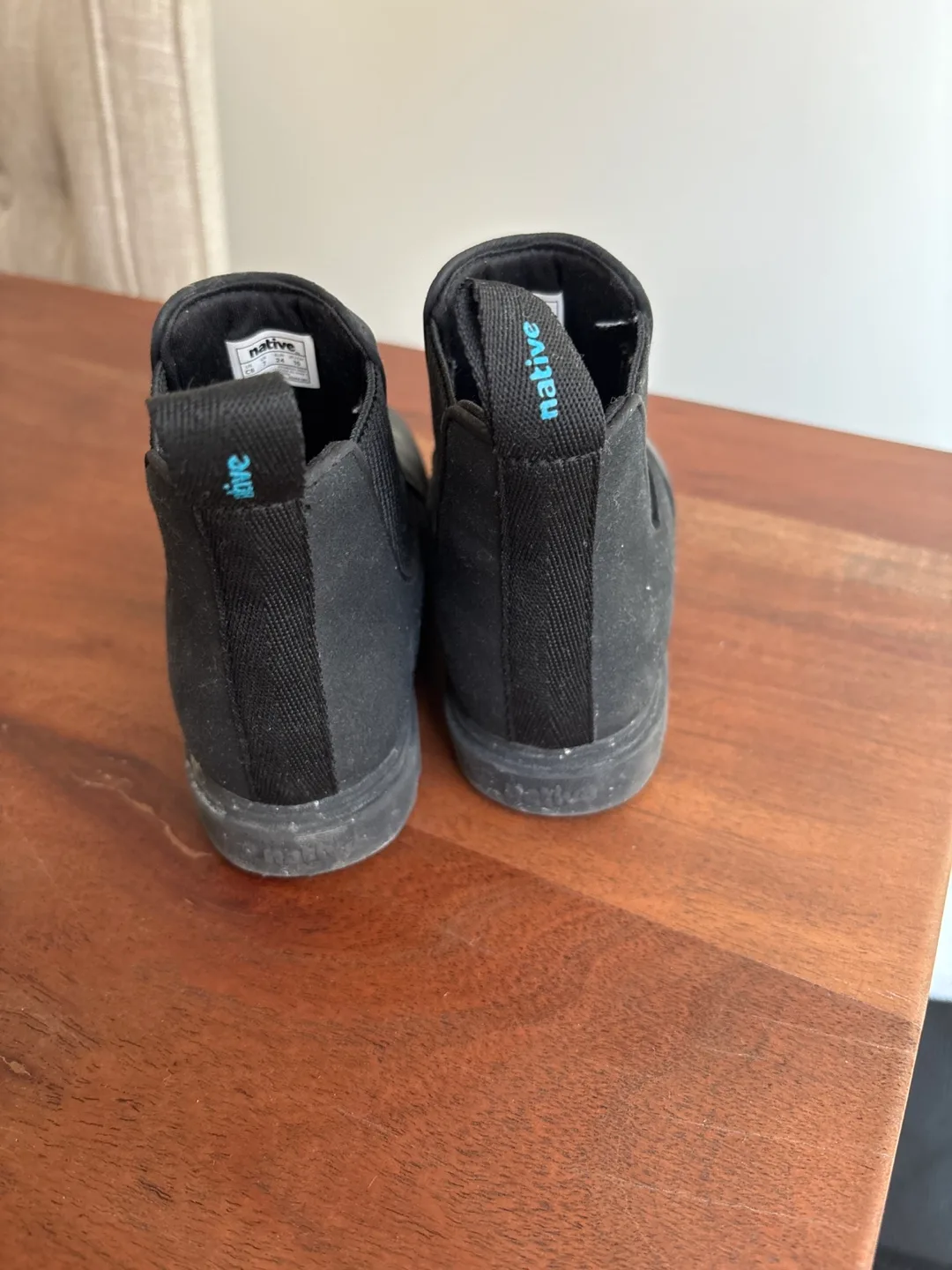 Native Kids' Black Chelsea Boots - Size 7 image indicator(2)