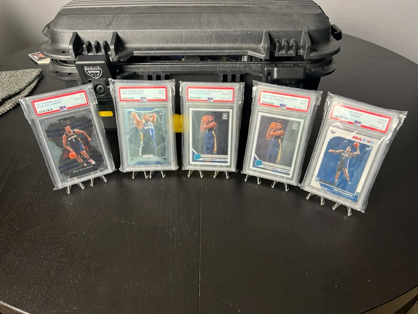 2019 Zion Williamson Rookie Card PSA Lot image indicator(3)