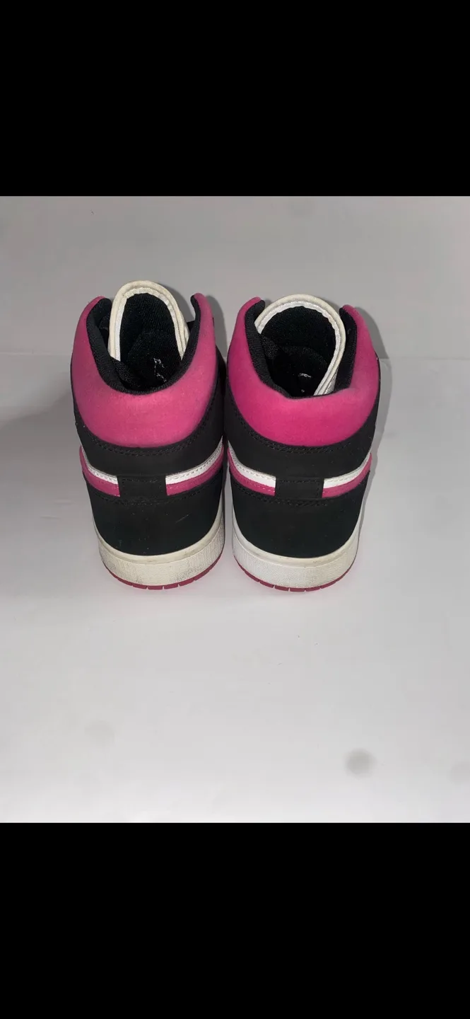 Women's Air Jordan 1 Mid image indicator(3)
