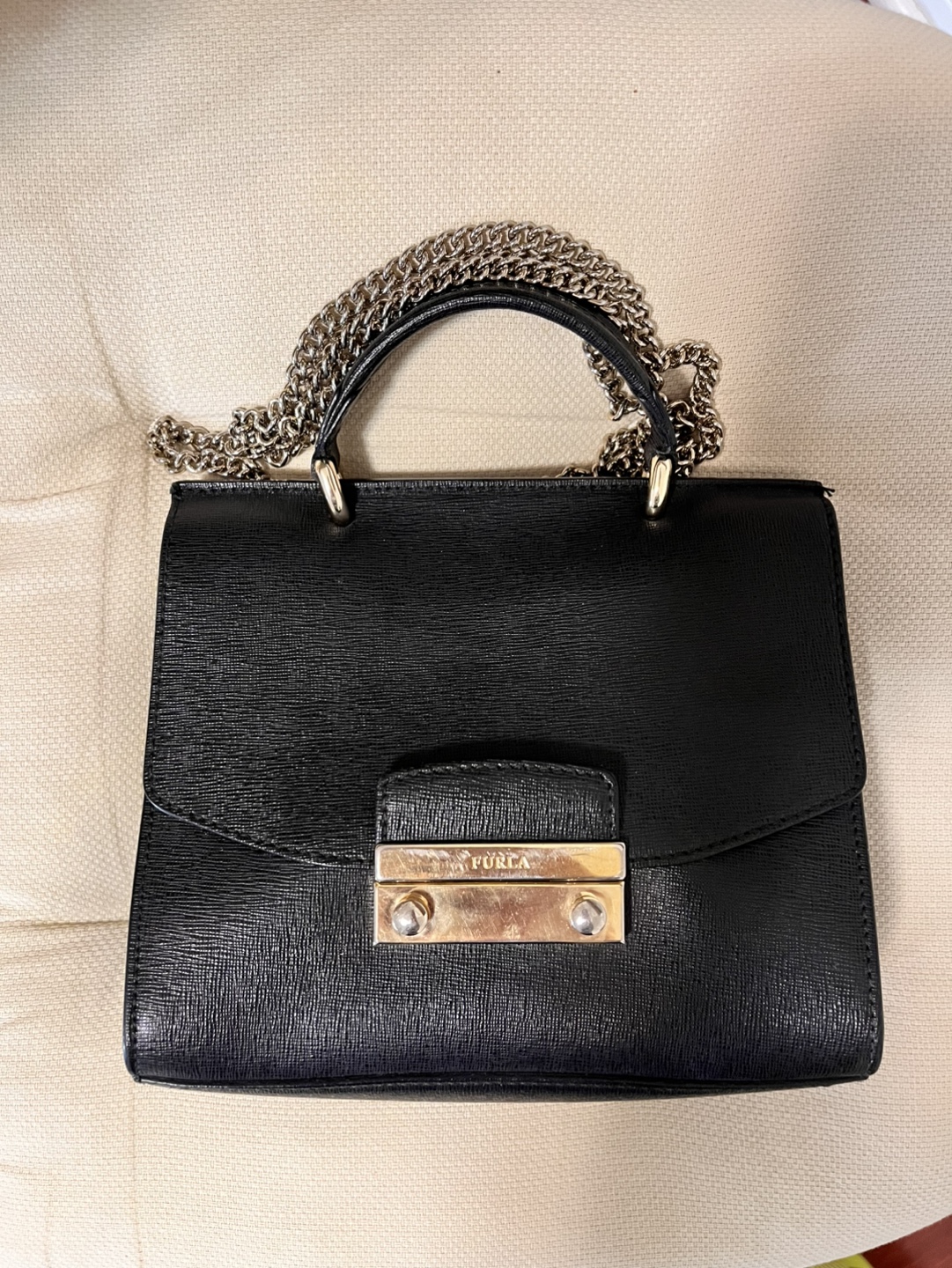 Furla Black Leather Crossbody bag