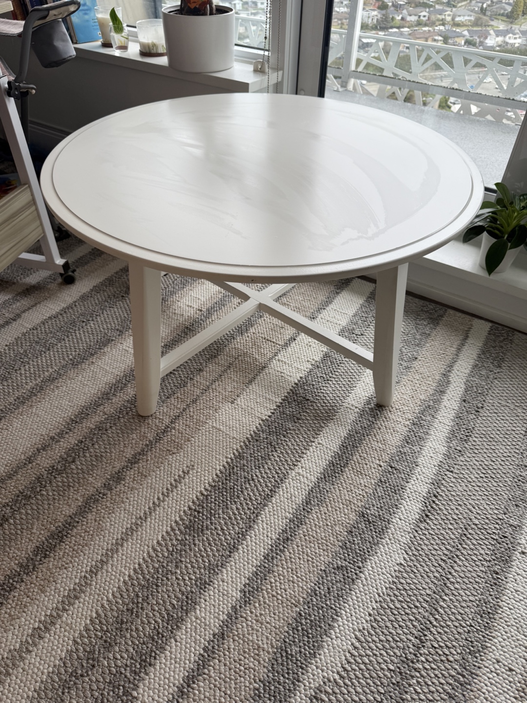 White Round Coffee Table