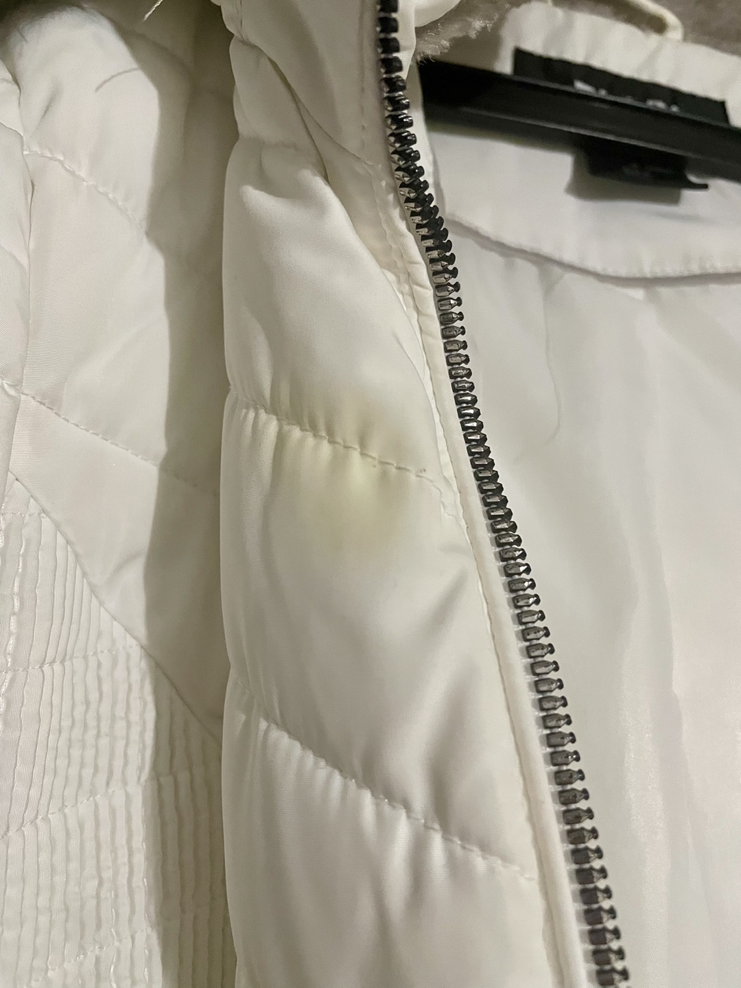 DKNY White Puffer Jacket with Faux Fur Hood - Size Small - photo 3