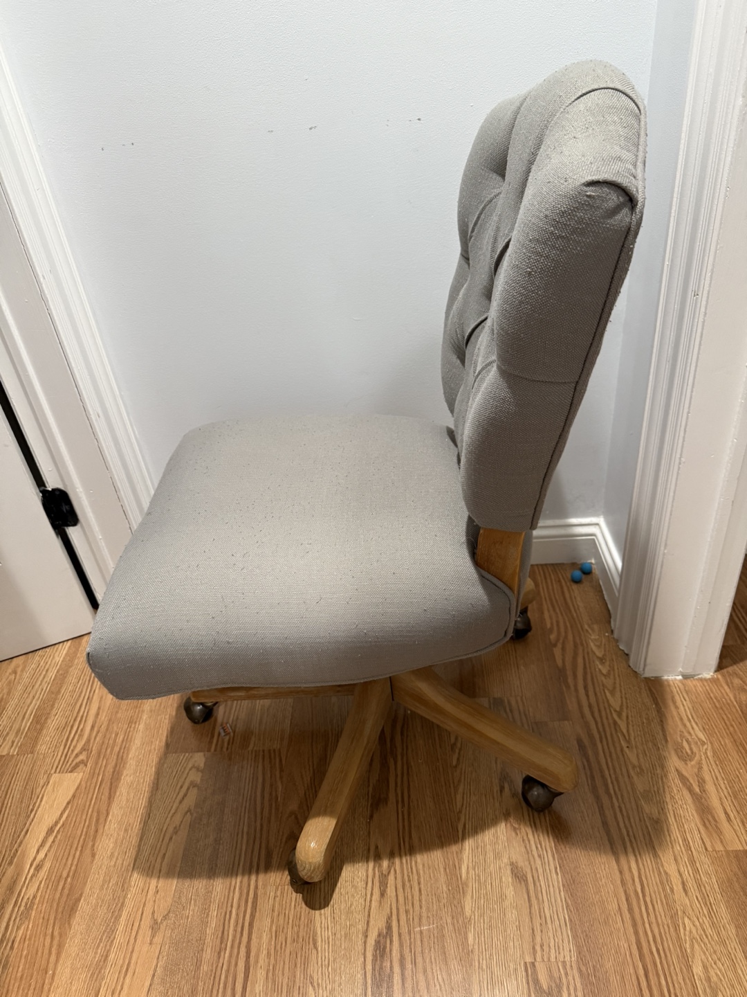 Gray Swivel Office Chair with Wooden Base - photo 2