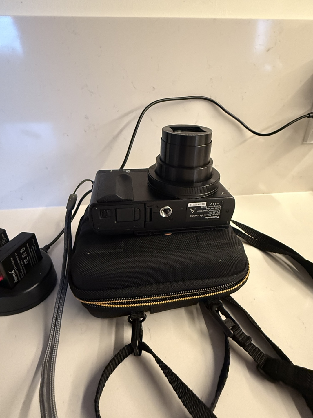 Panasonic Lumix Leica DC-ZS70 Compact Camera with Accessories - photo 2