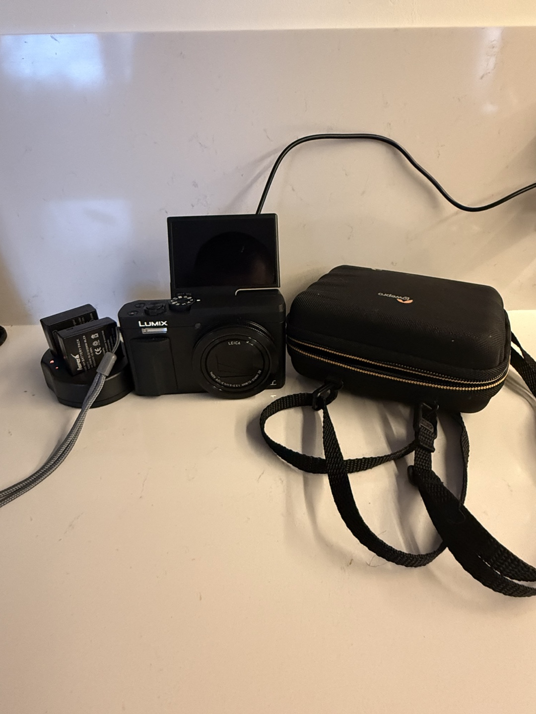 Panasonic Lumix Leica DC-ZS70 Compact Camera with Accessories