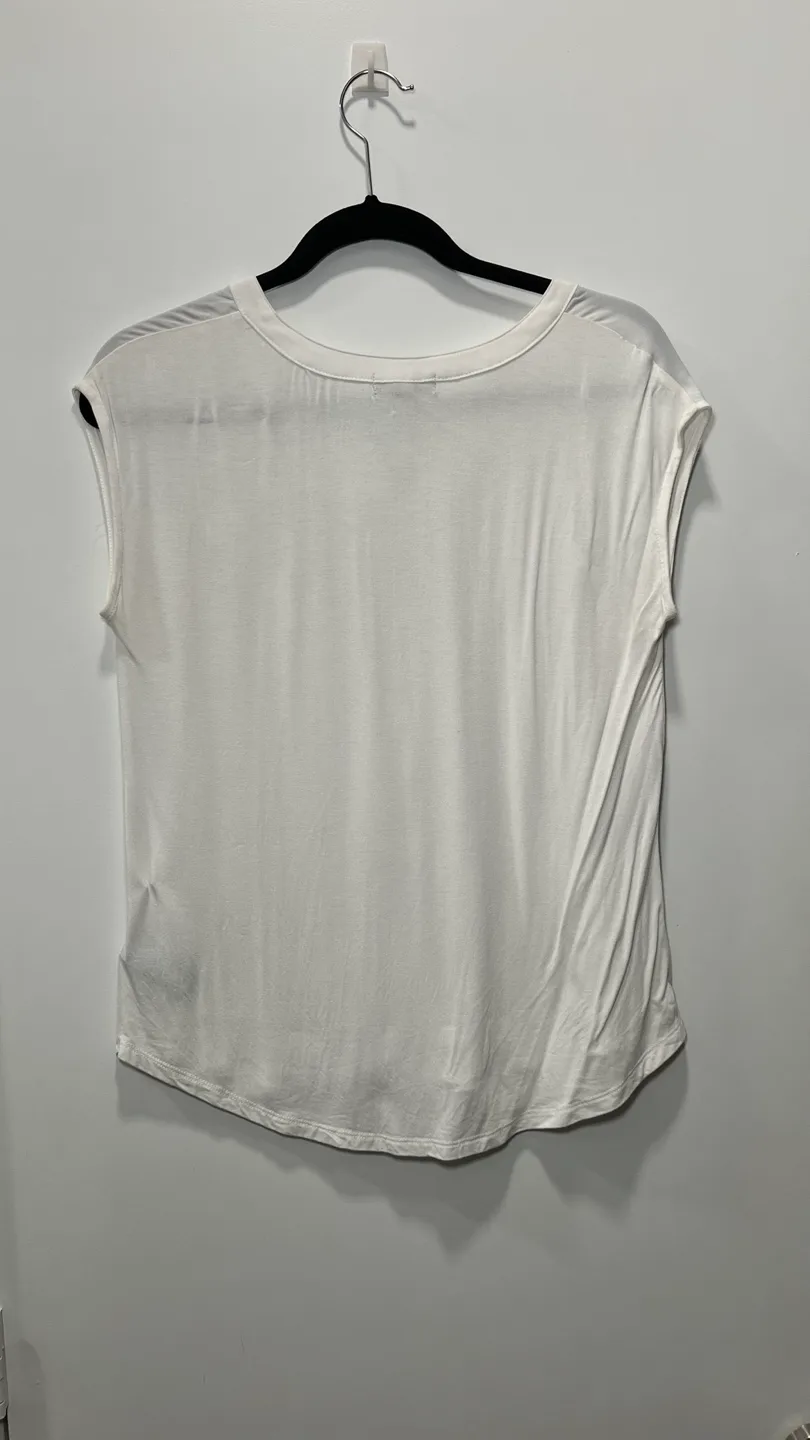 White Flowy Blouse, Size XS image indicator(3)