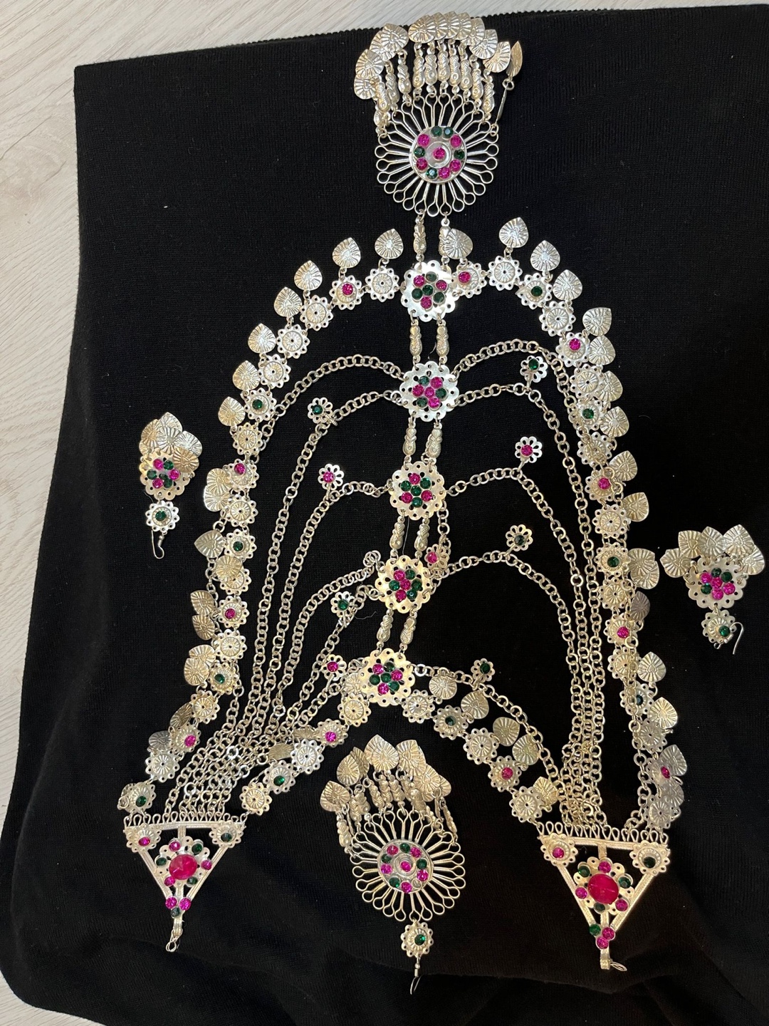 Silver tone statement jewellery set