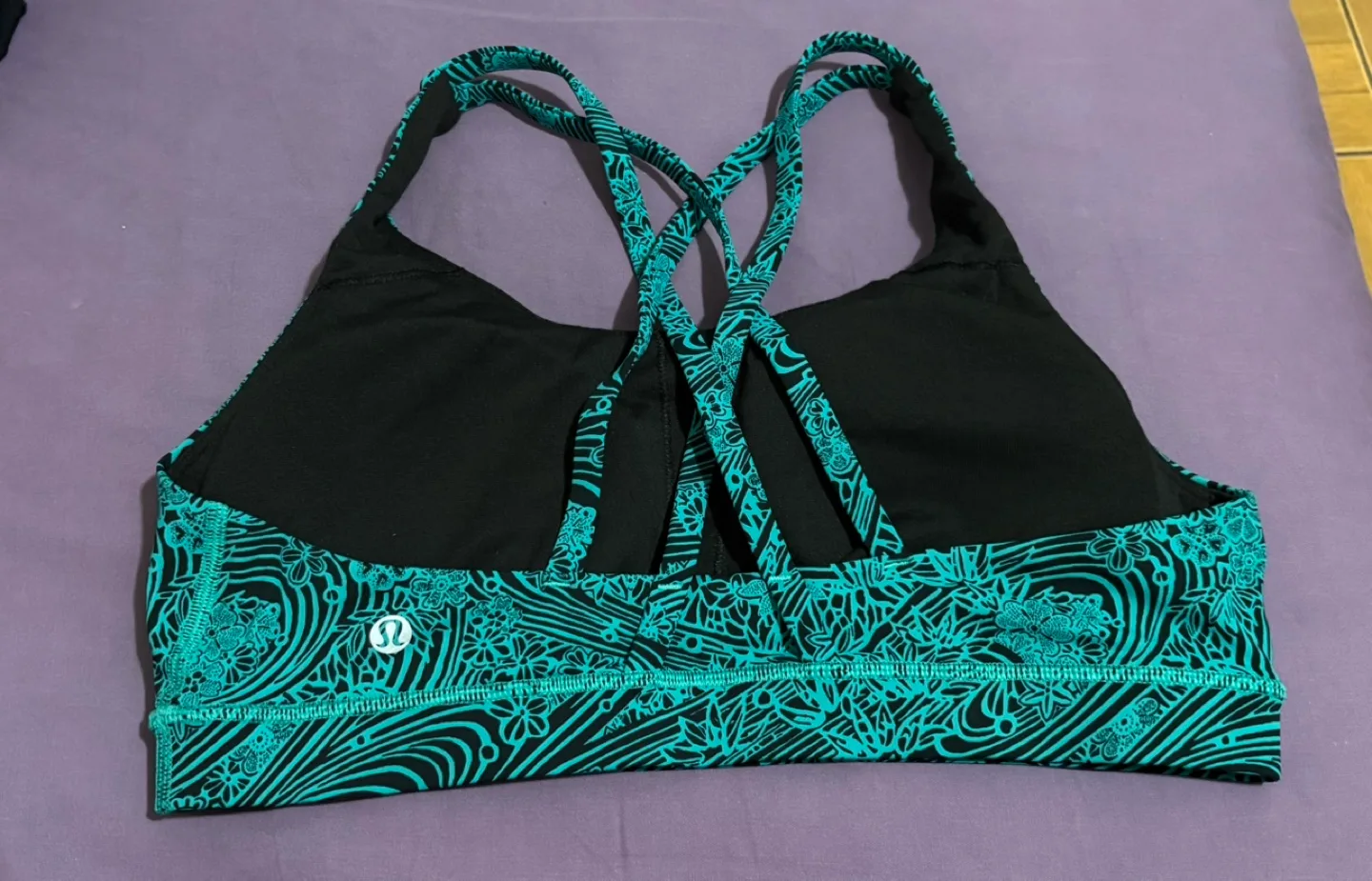 Lululemon Energy Bra NULUX Green Foliage -Size 10 image indicator(2)