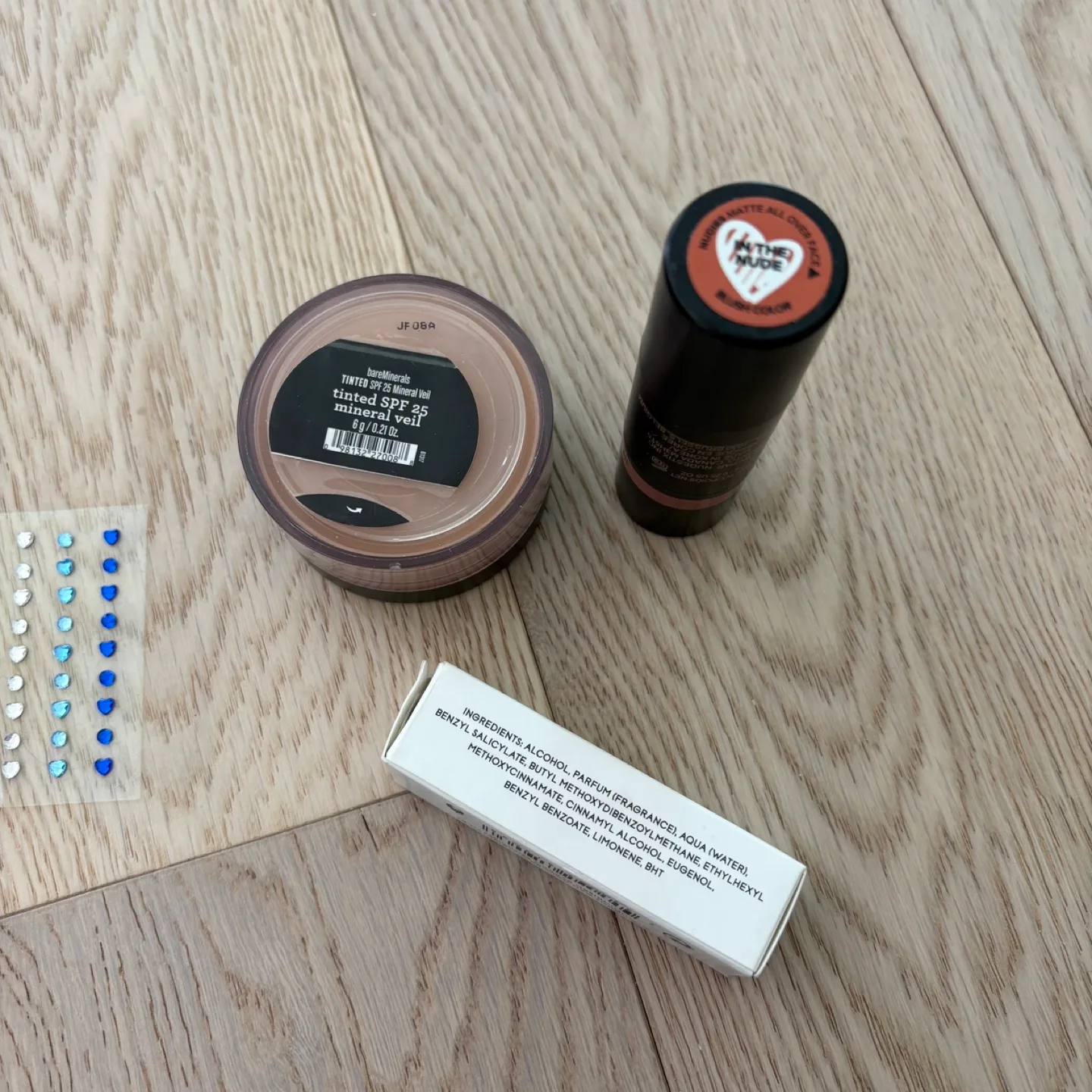 Swipe for more! Cosmetic Makeup - Lip, Eyeshadows, Lashes etc. image indicator(6)