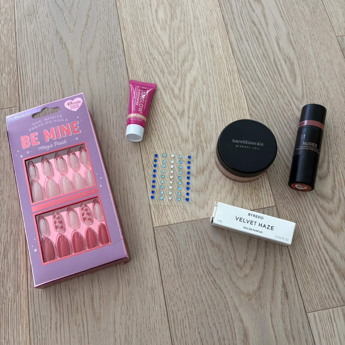 Swipe for more! Cosmetic Makeup - Lip, Eyeshadows, Lashes etc. image indicator(5)