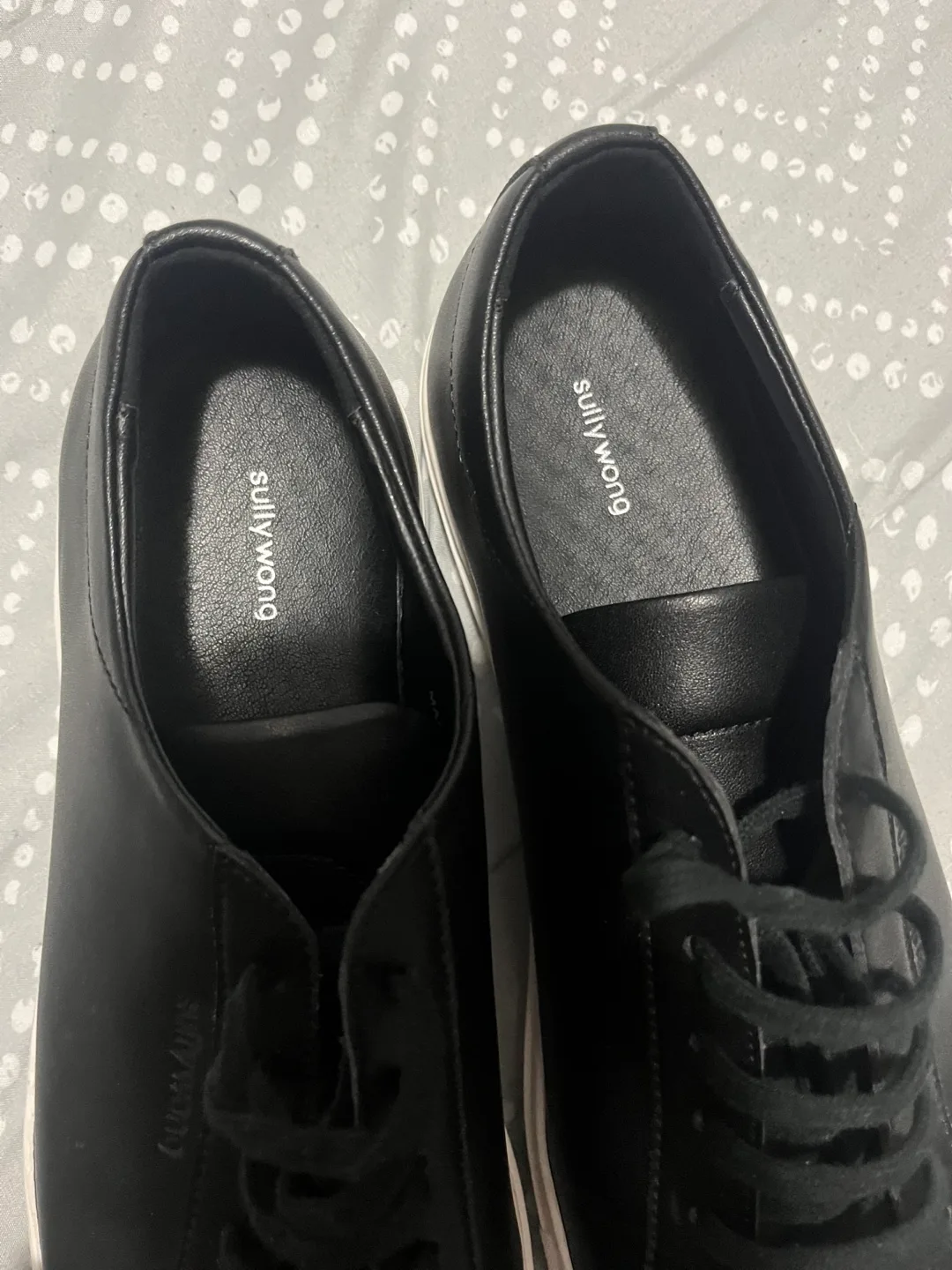 Sneakers image indicator(3)