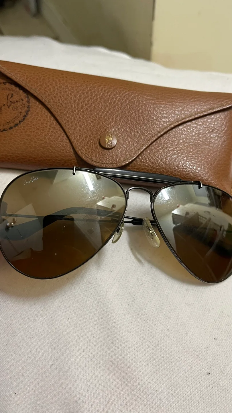 Vintage Ray-Ban Aviator Sunglasses with Case image indicator(2)