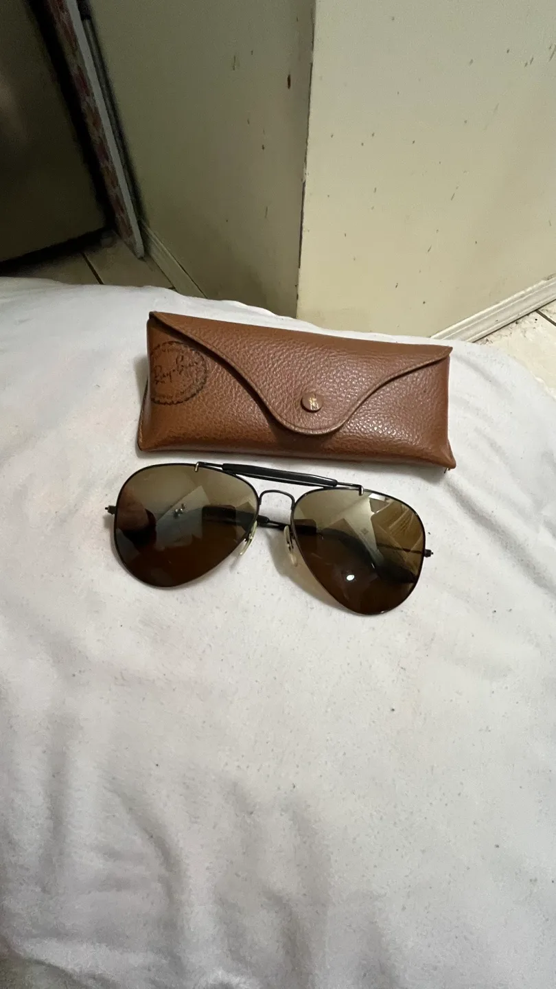 Vintage Ray-Ban Aviator Sunglasses with Case image indicator(6)