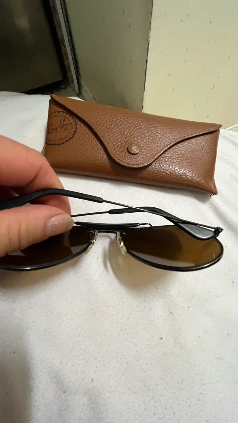 Vintage Ray-Ban Aviator Sunglasses with Case image indicator(5)