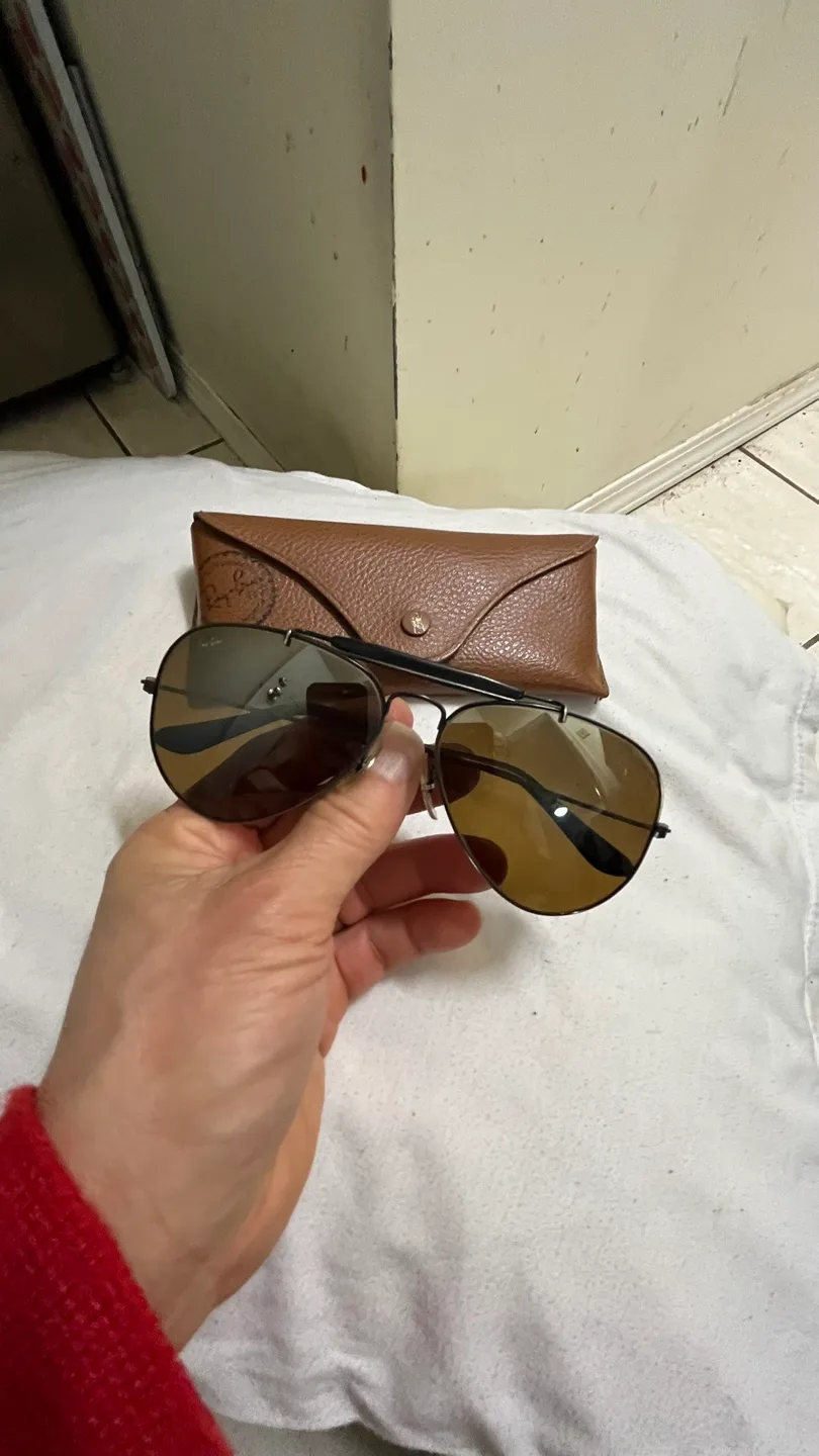 Vintage Ray-Ban Aviator Sunglasses with Case image indicator(9)