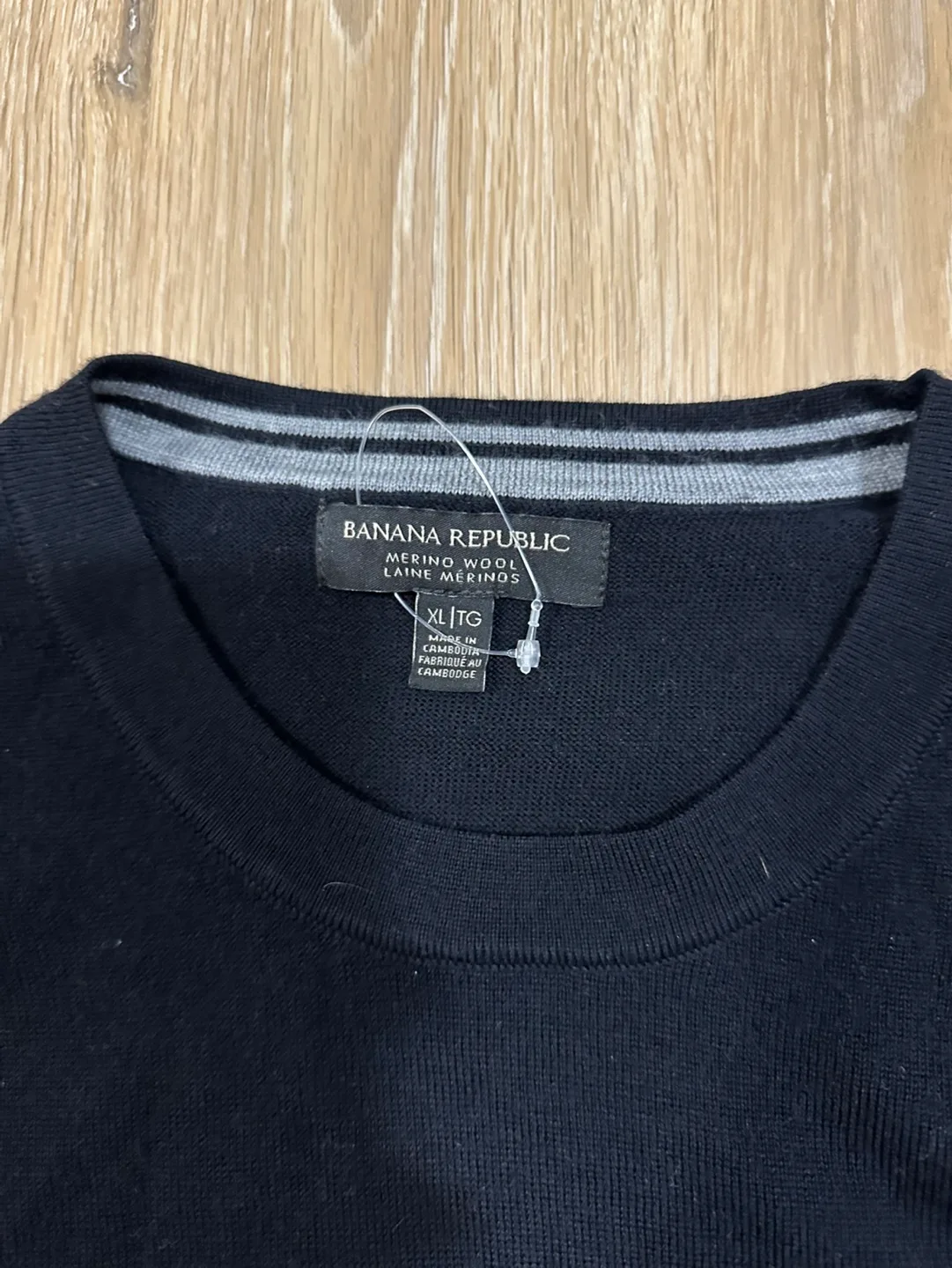 Banana Republic Merino Wool Mens Dark Blue Sweater Size XL image indicator(2)