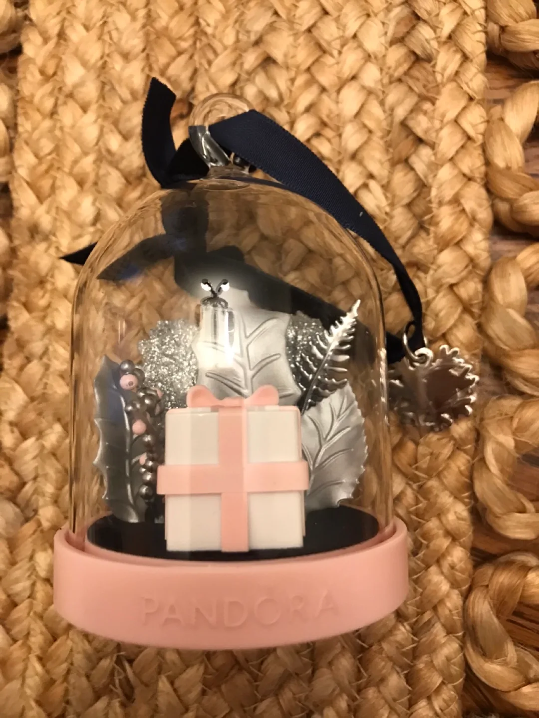 2019 Pandora Christmas Ornament image indicator(2)