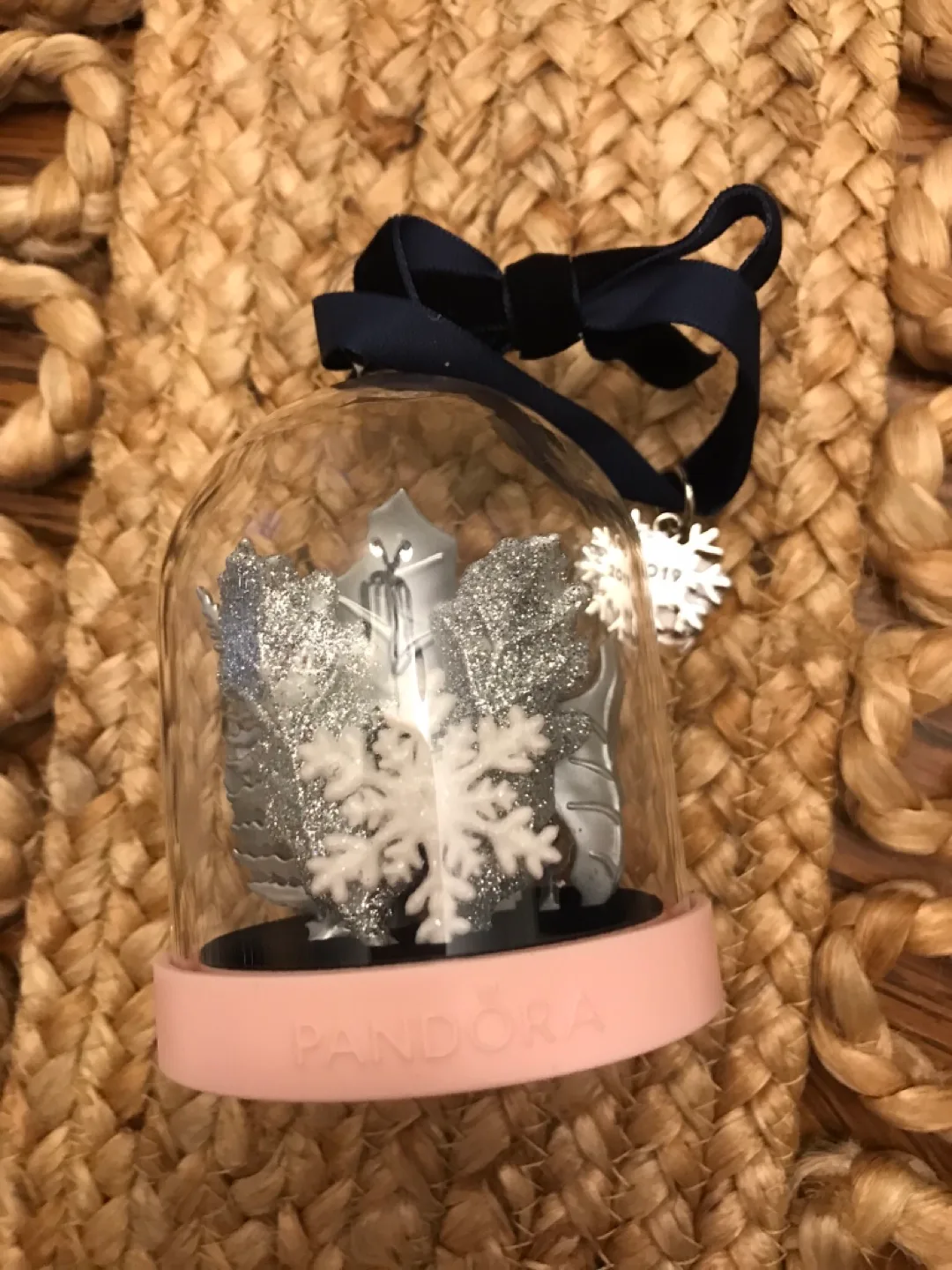 2019 Pandora Christmas Ornament image indicator(3)