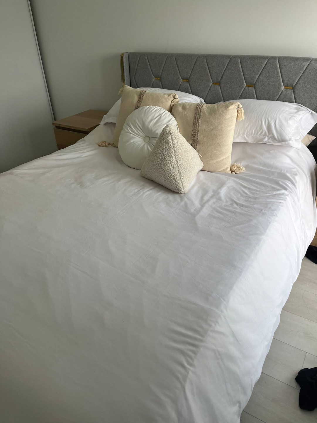 Queen Size Upholstered Bed Frame with Gold Accents - photo 3