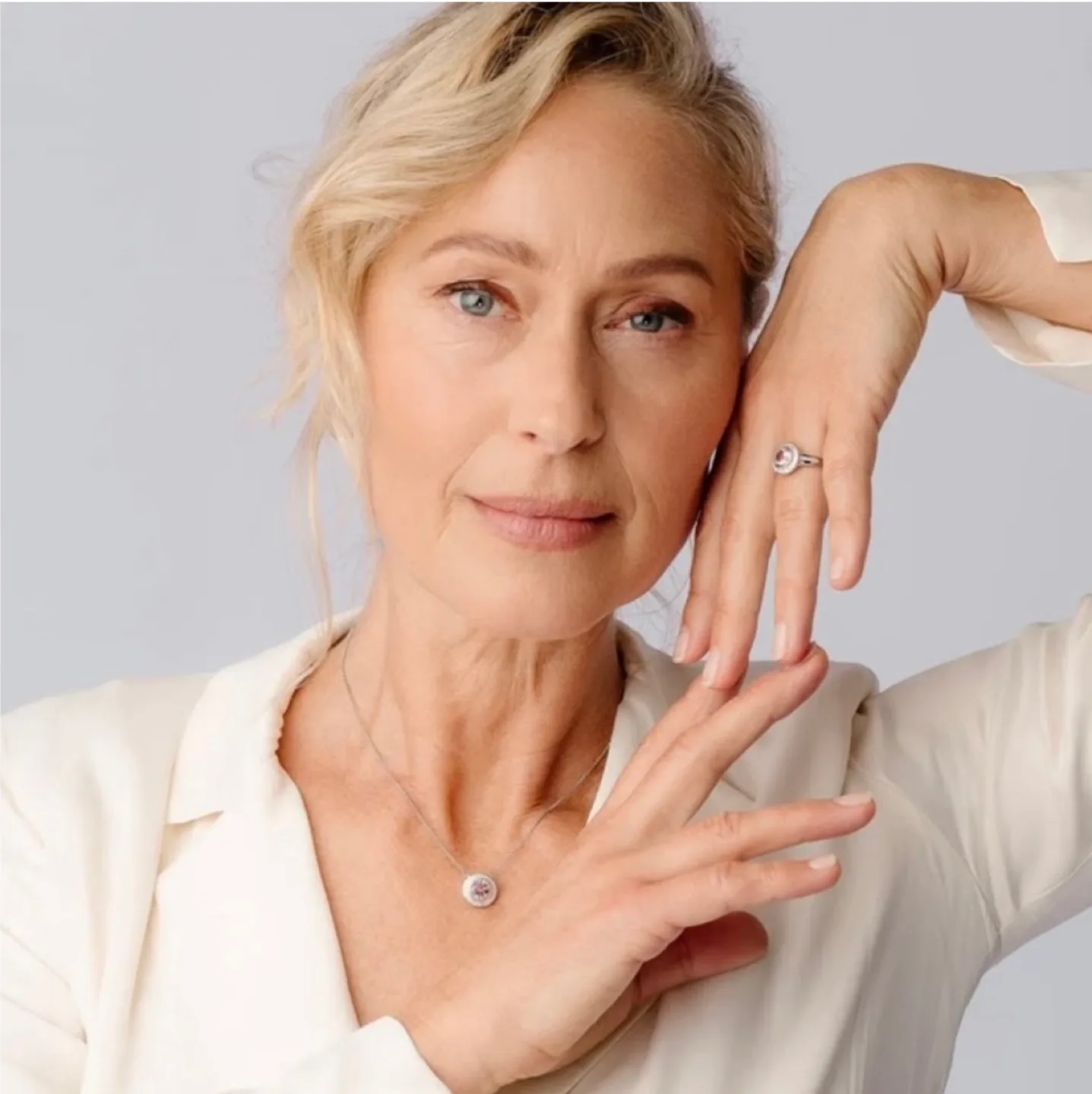 Stunning Two-Piece Pink & Clear Cubic Zirconia Ring Set image indicator(4)