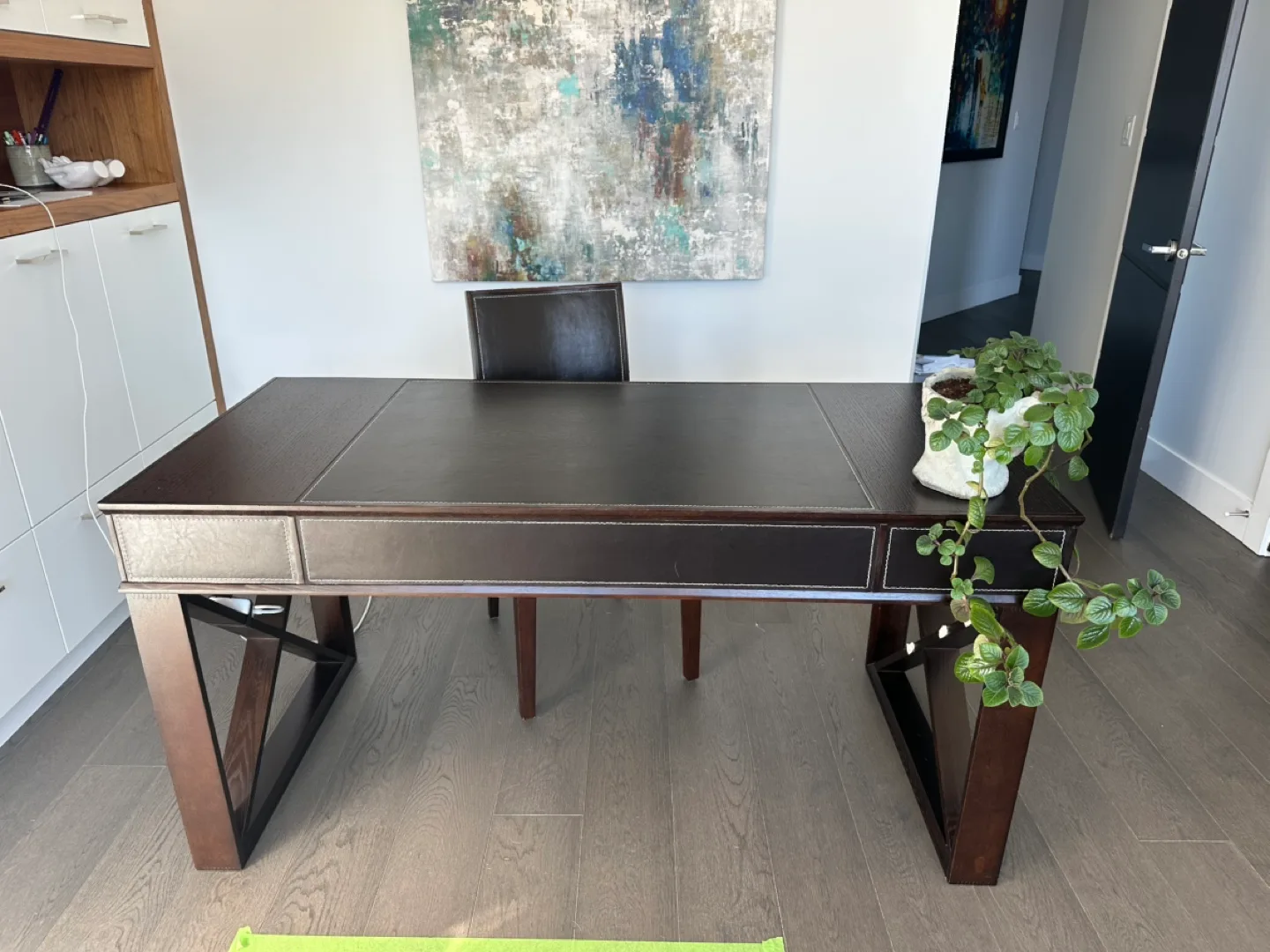 Modern Executive Desk & Chair Set image indicator(3)