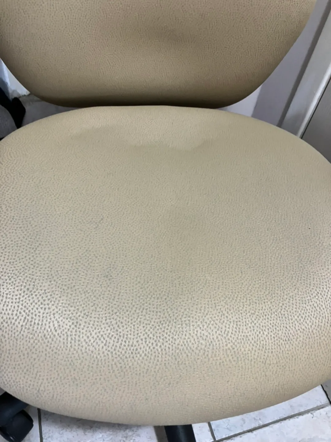Beige Office Chair with Adjustable Height🧡 image indicator(5)