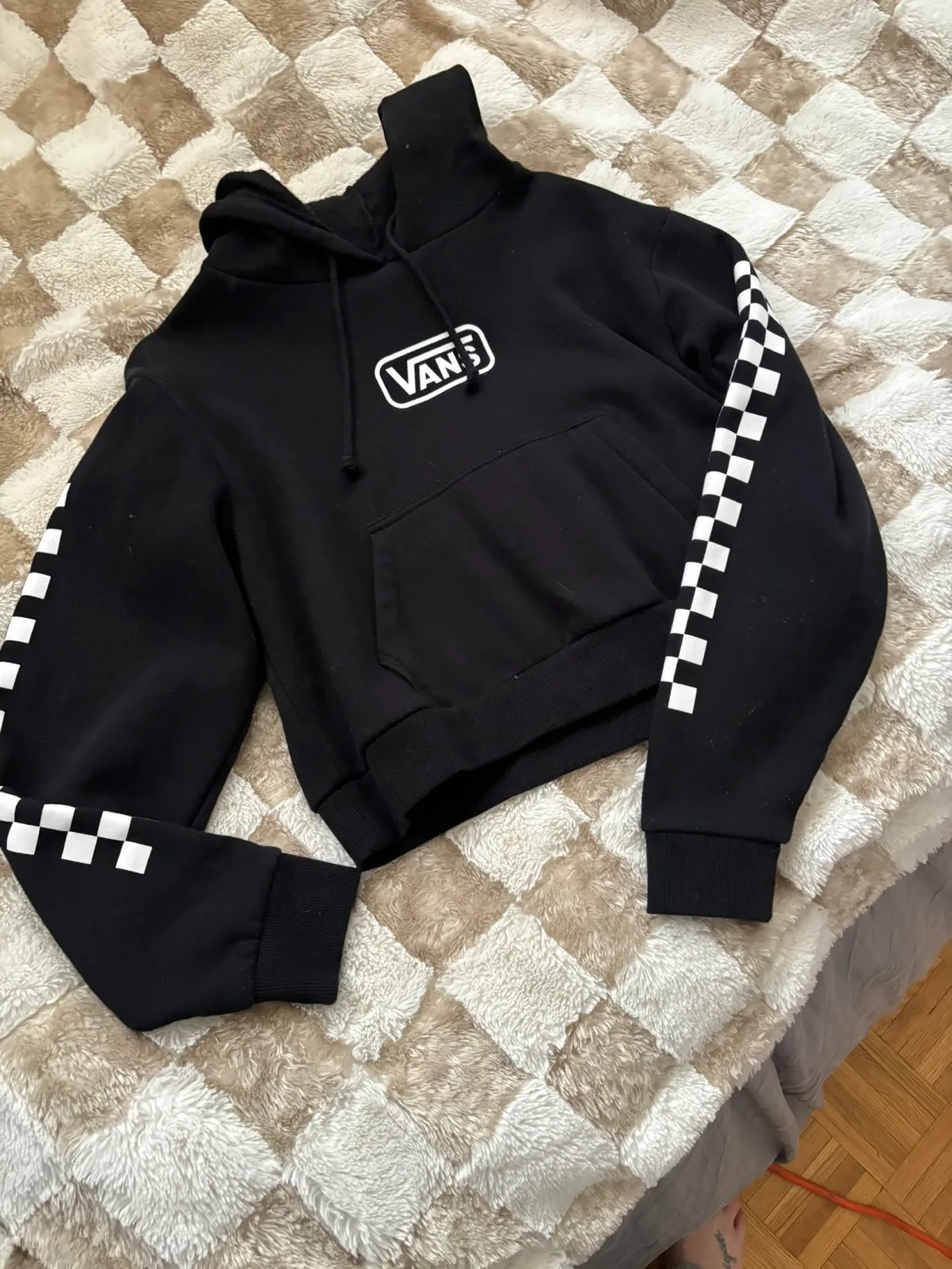 Vans Black Cropped Hoodie Checkered Sleeves image indicator(4)