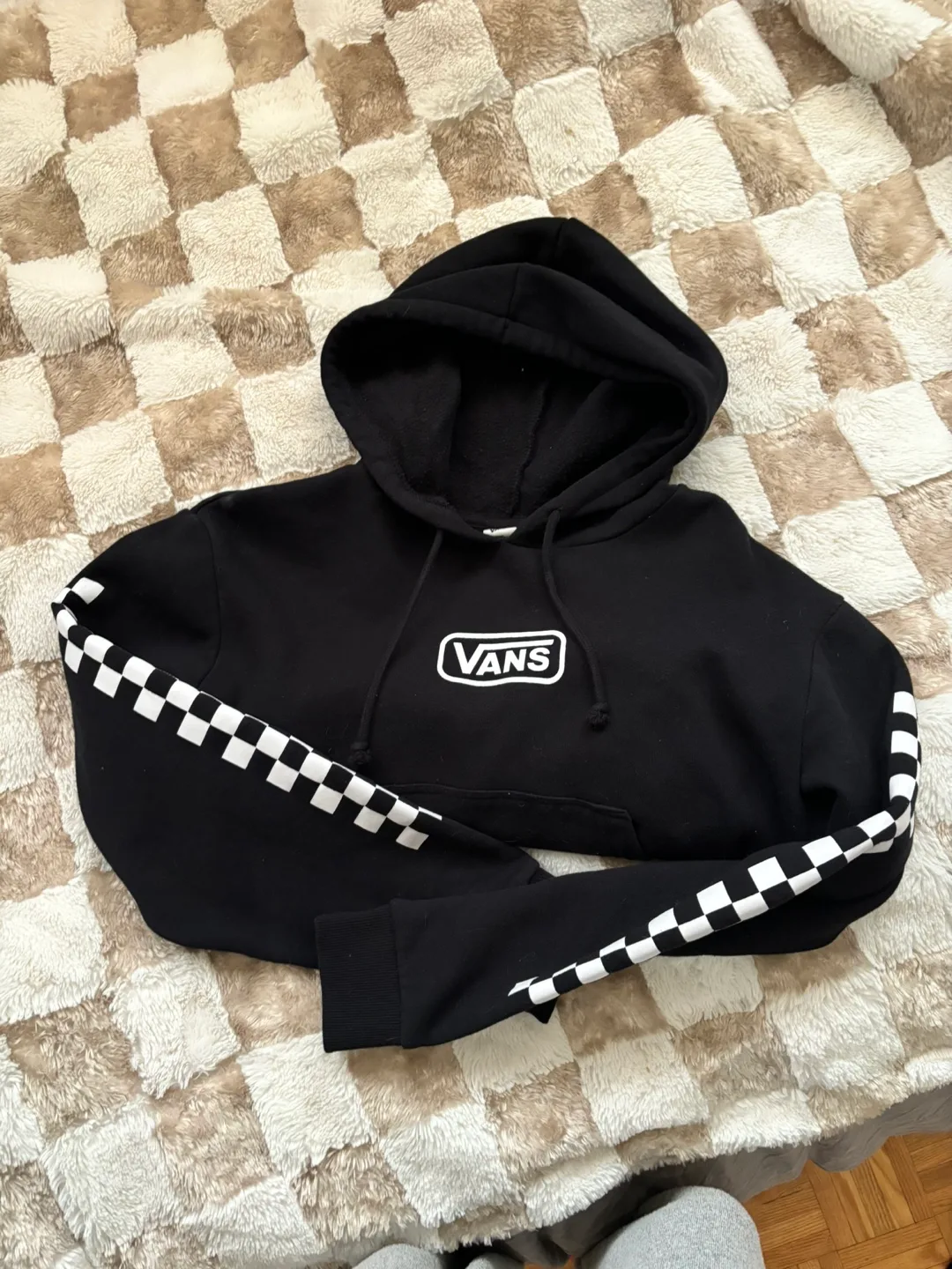 Vans Black Cropped Hoodie Checkered Sleeves image indicator(2)