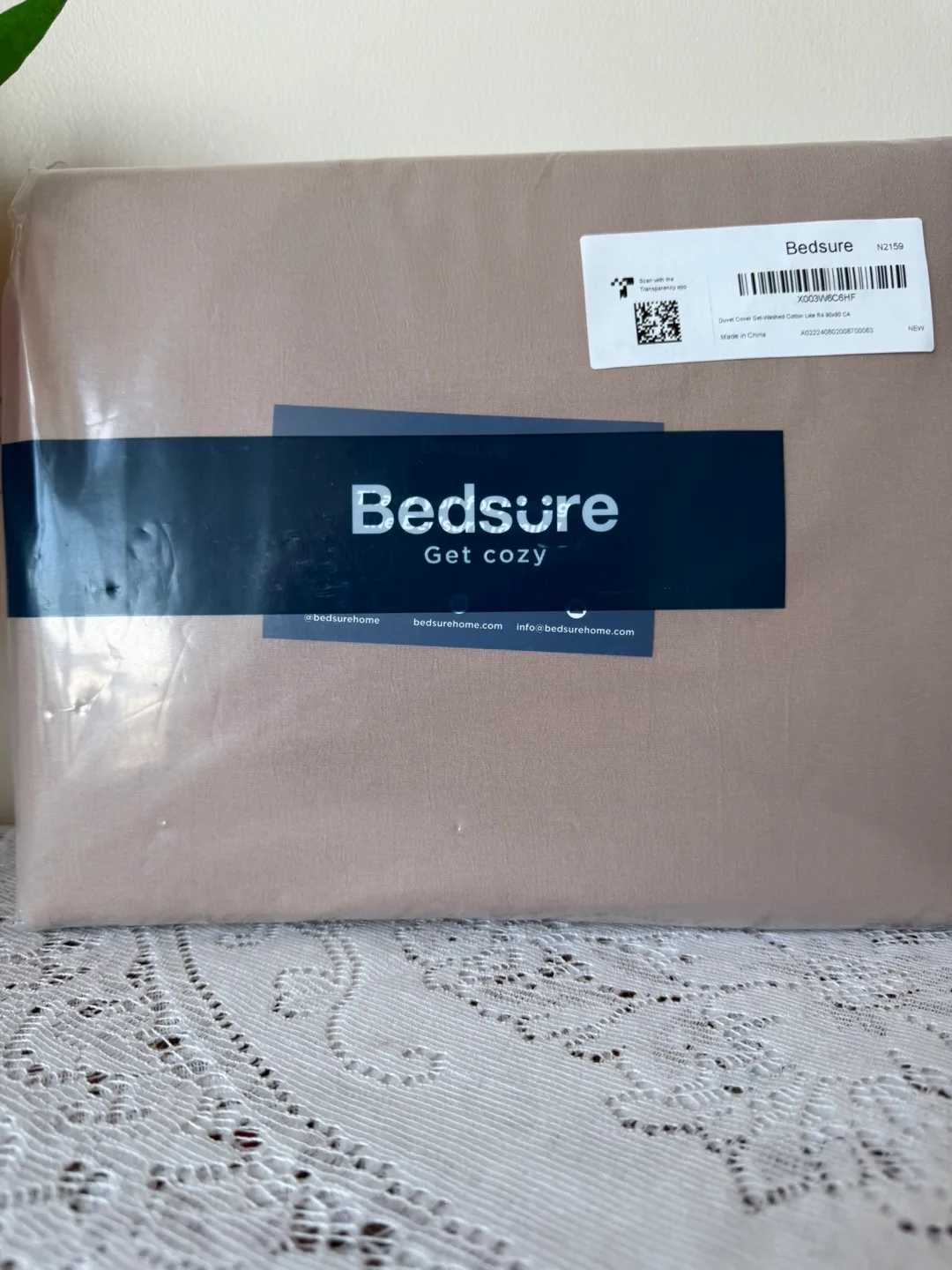 Bedding Set (Queen size) 🆕 1 Duvet + 2 pillow cases image indicator(4)