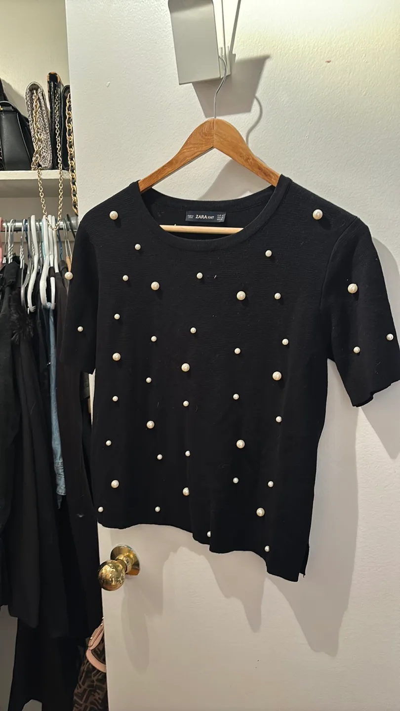 Zara Pearl-Embellished Black Knit Top - Size M image indicator(2)