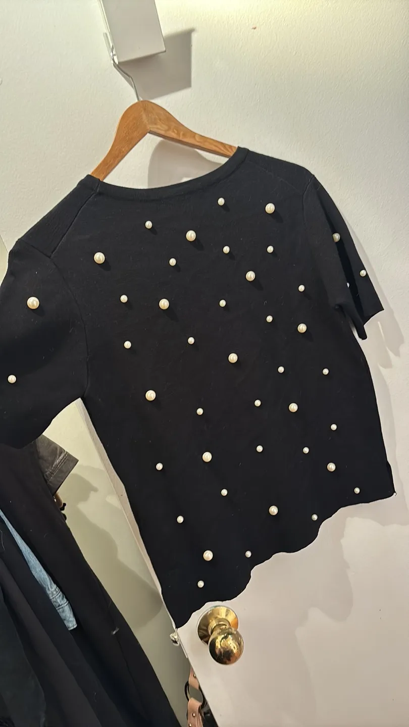 Zara Pearl-Embellished Black Knit Top - Size M image indicator(4)