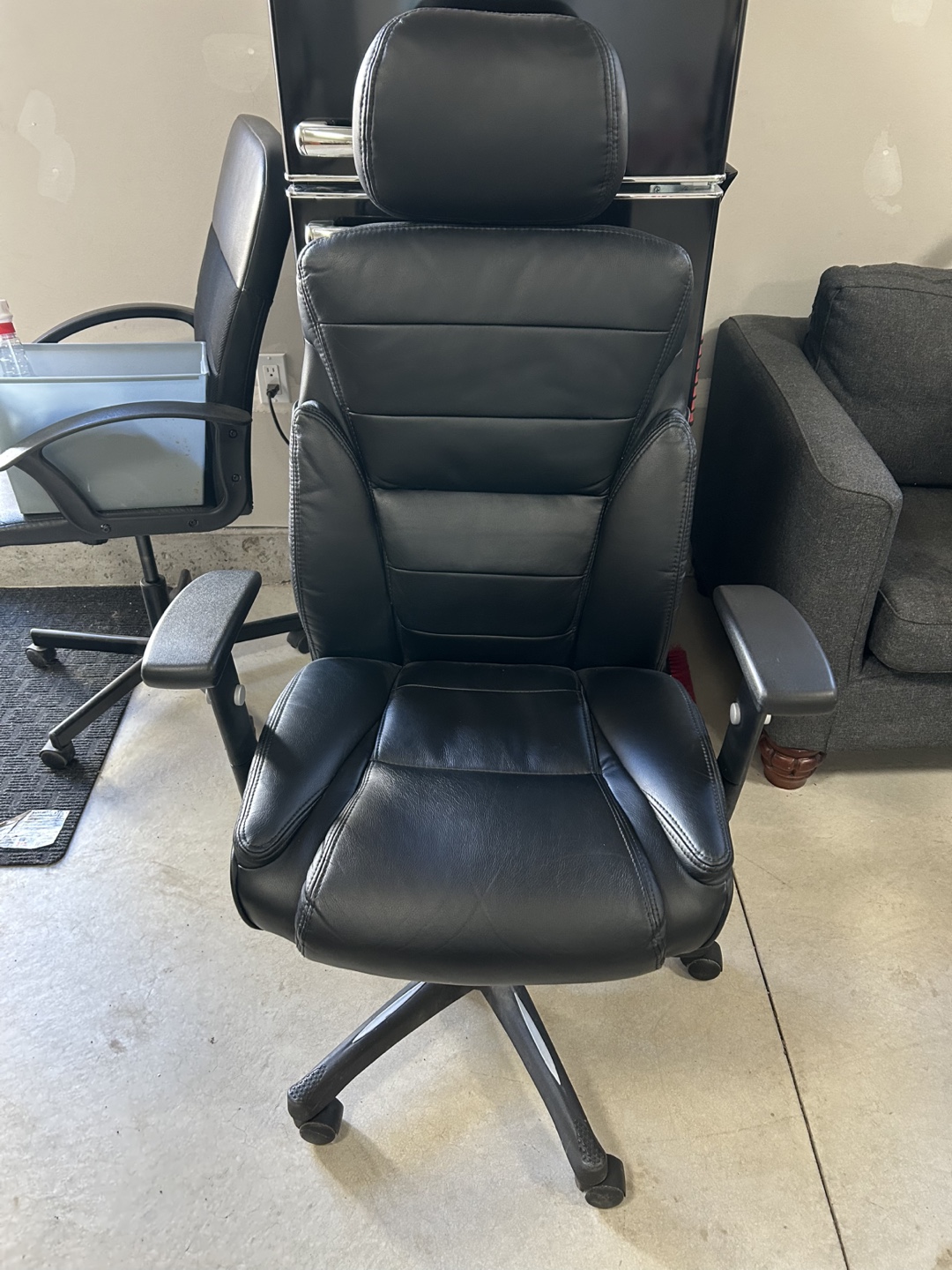 Executive Office Chair with Headrest