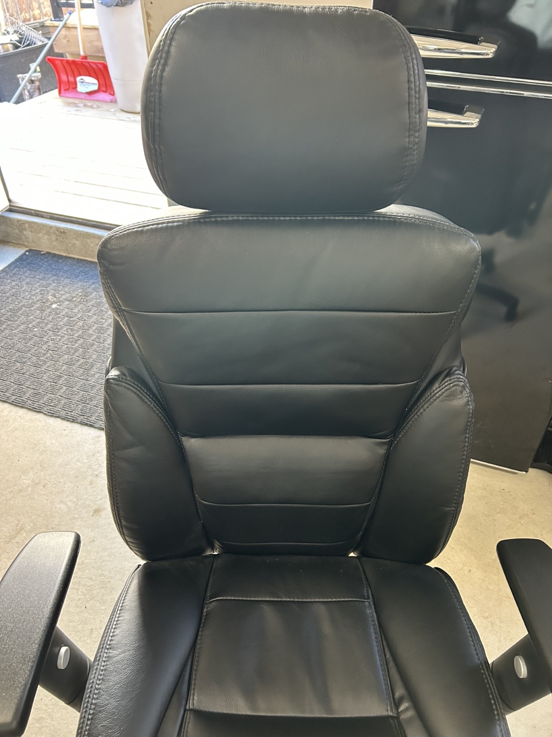 Executive Office Chair with Headrest - photo 5