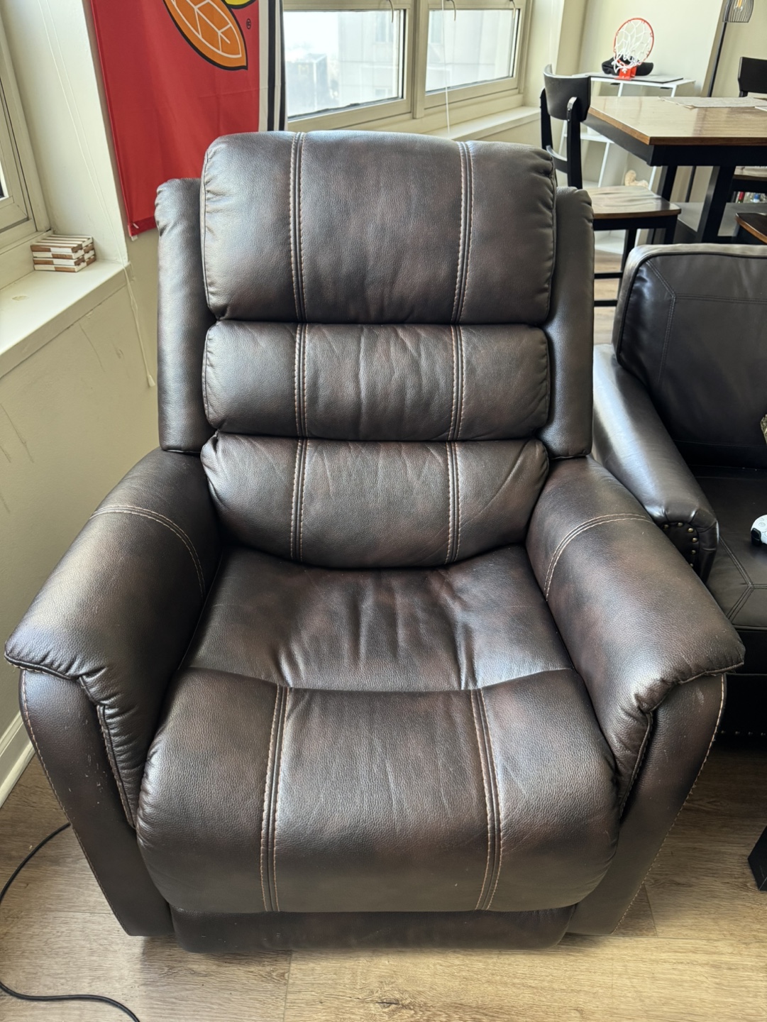 OMEGA PWR RECLINER DARK BROWN