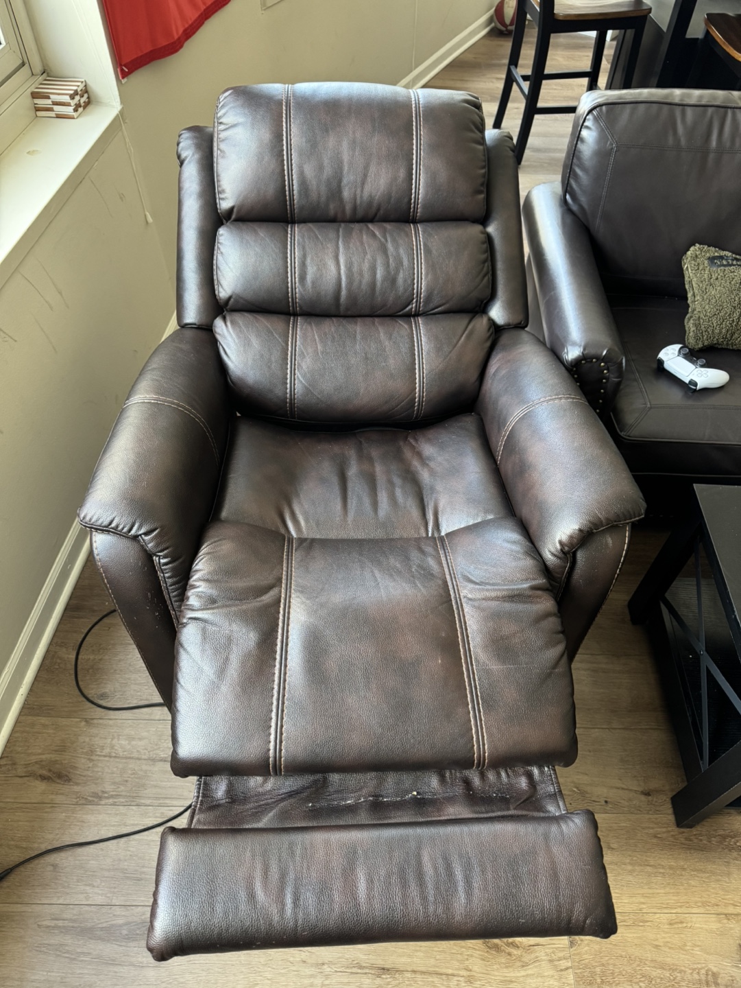 OMEGA PWR RECLINER DARK BROWN - photo 2