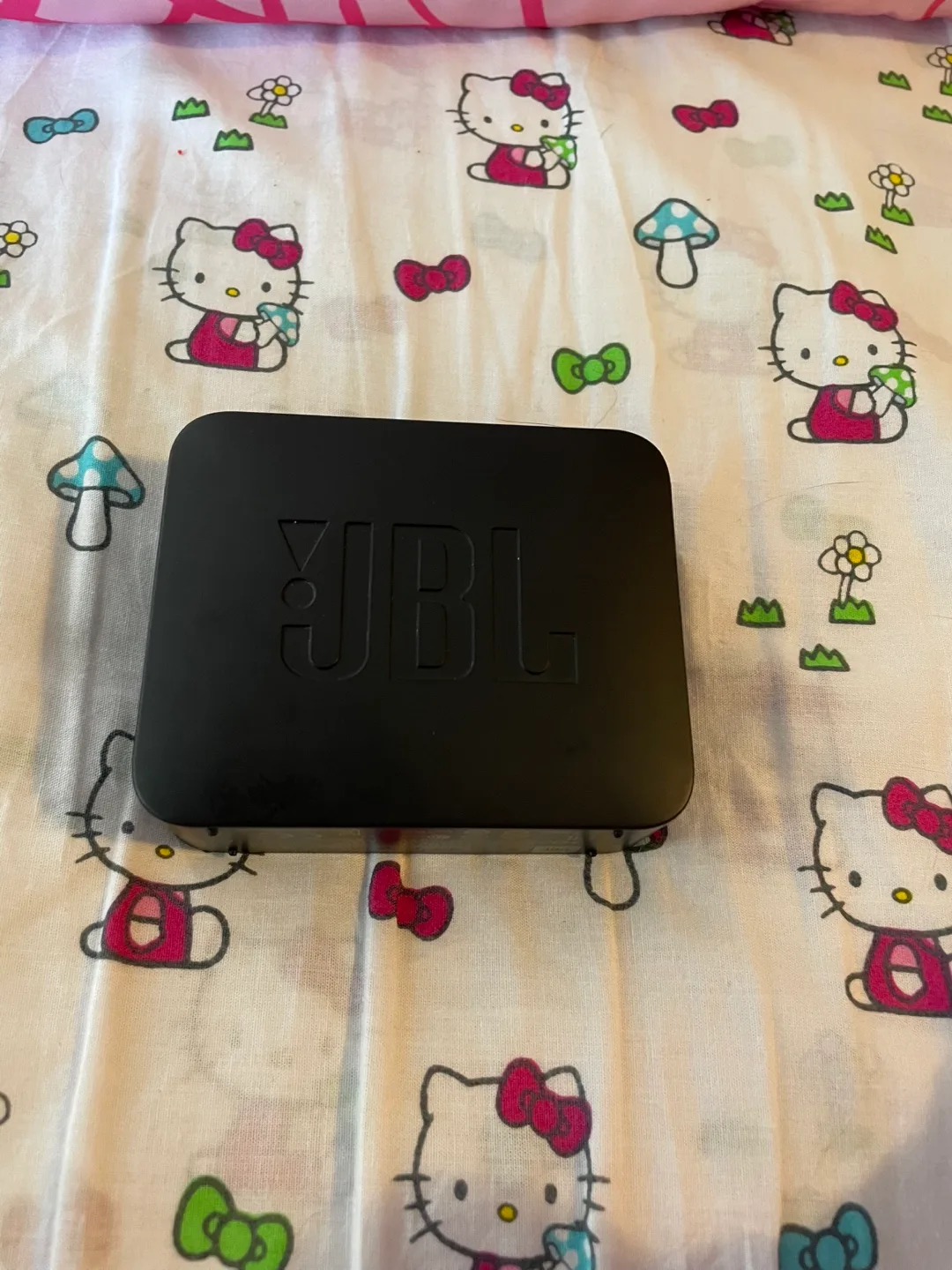 JBL Clip 2 Portable Bluetooth Speaker image indicator(4)