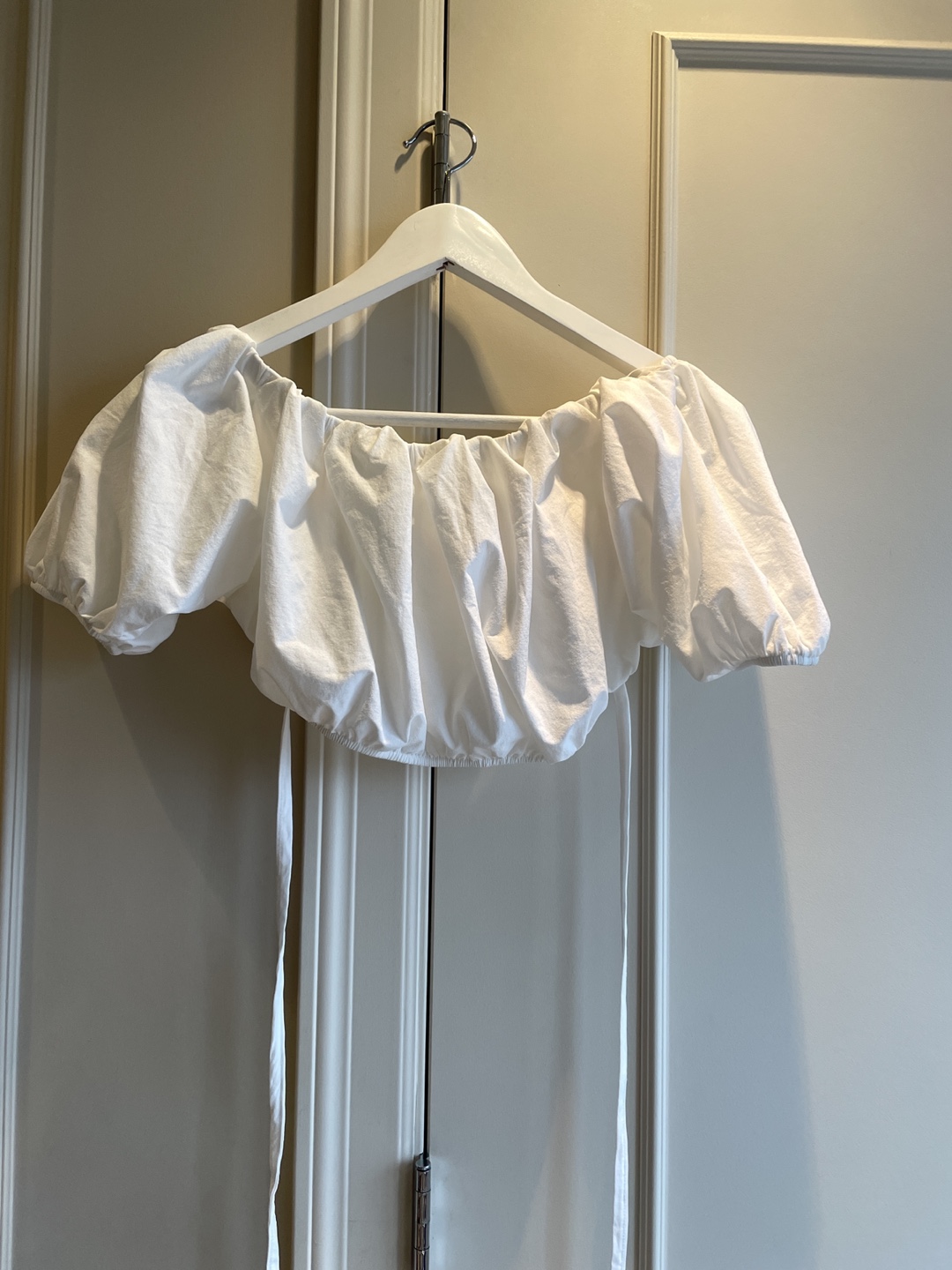 Zara White Off-the-Shoulder Puff Sleeve Crop Top